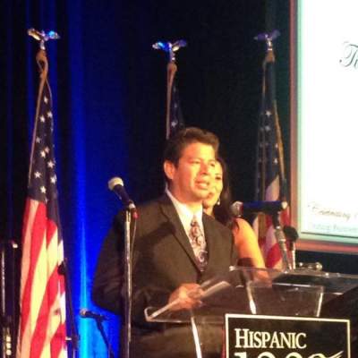 Roman Reyna at Hispanic 100 event