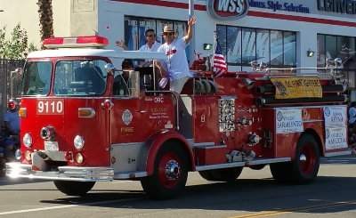 Roman Reyna and Vince Sarmiento at the 2015 Fiestas Patrias Parade