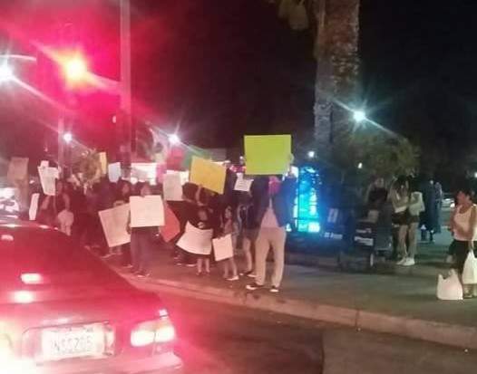 santa-ana-anti-trump-protest